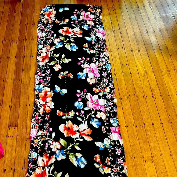 Floral pashmina - Picture 1 of 2